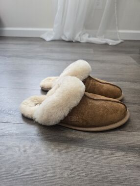 UGG Scuffette II Slipper Chestnut Color L Suede Sheepskin Size 7 Faux Fur